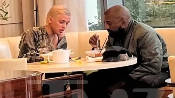 Kanye West bi mat ket hon hinh anh