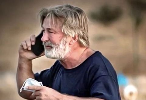Alec Baldwin doi mat an tu 5 nam hinh anh