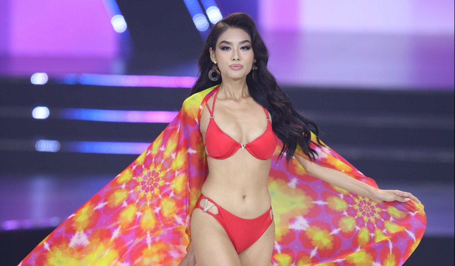 Ly do quan he Hoa hau Hoan vu Viet Nam va Miss Universe do vo hinh anh