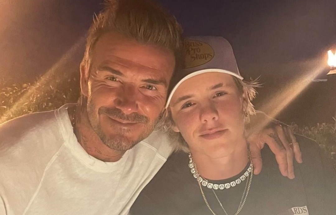 Nha Beckham mung con trai Cruz tron 18 tuoi hinh anh