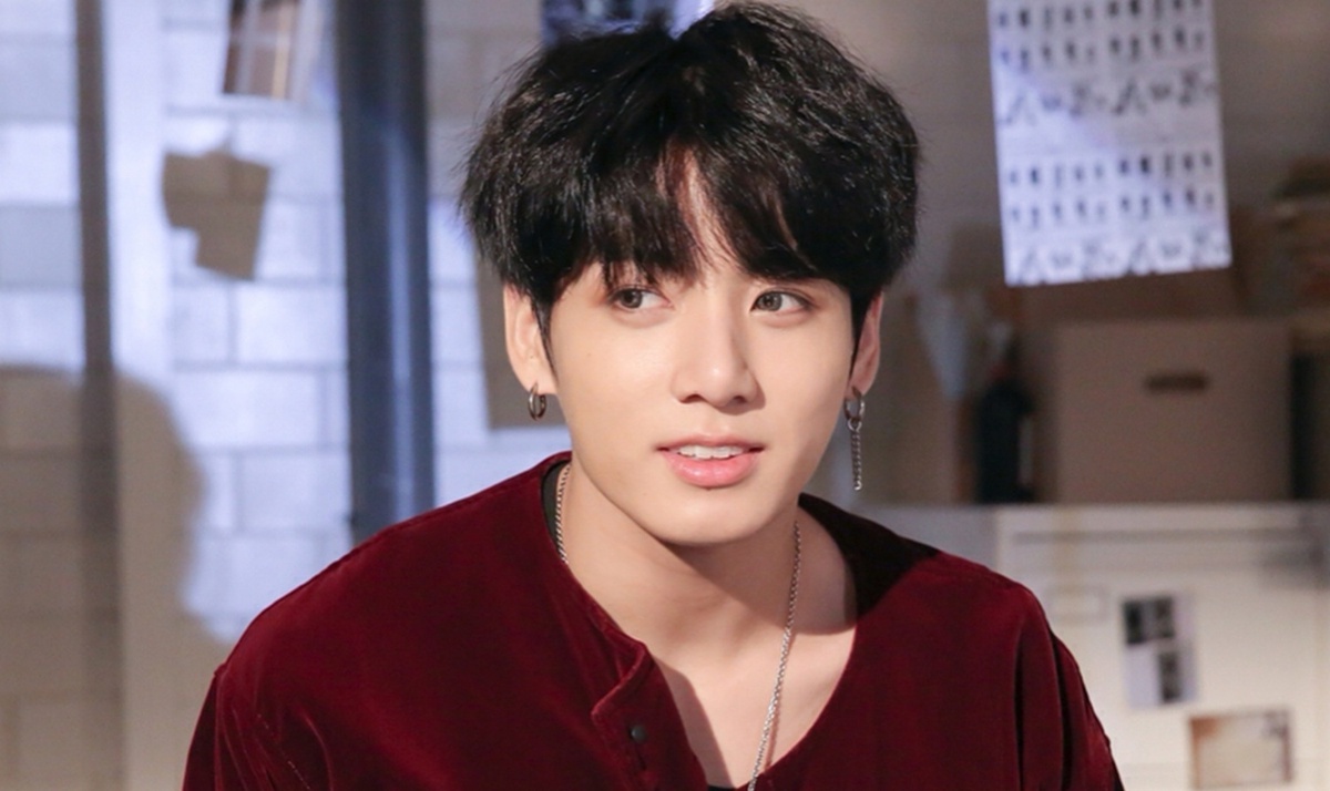 Jungkook (BTS) luon bi fan cuong rinh rap hinh anh