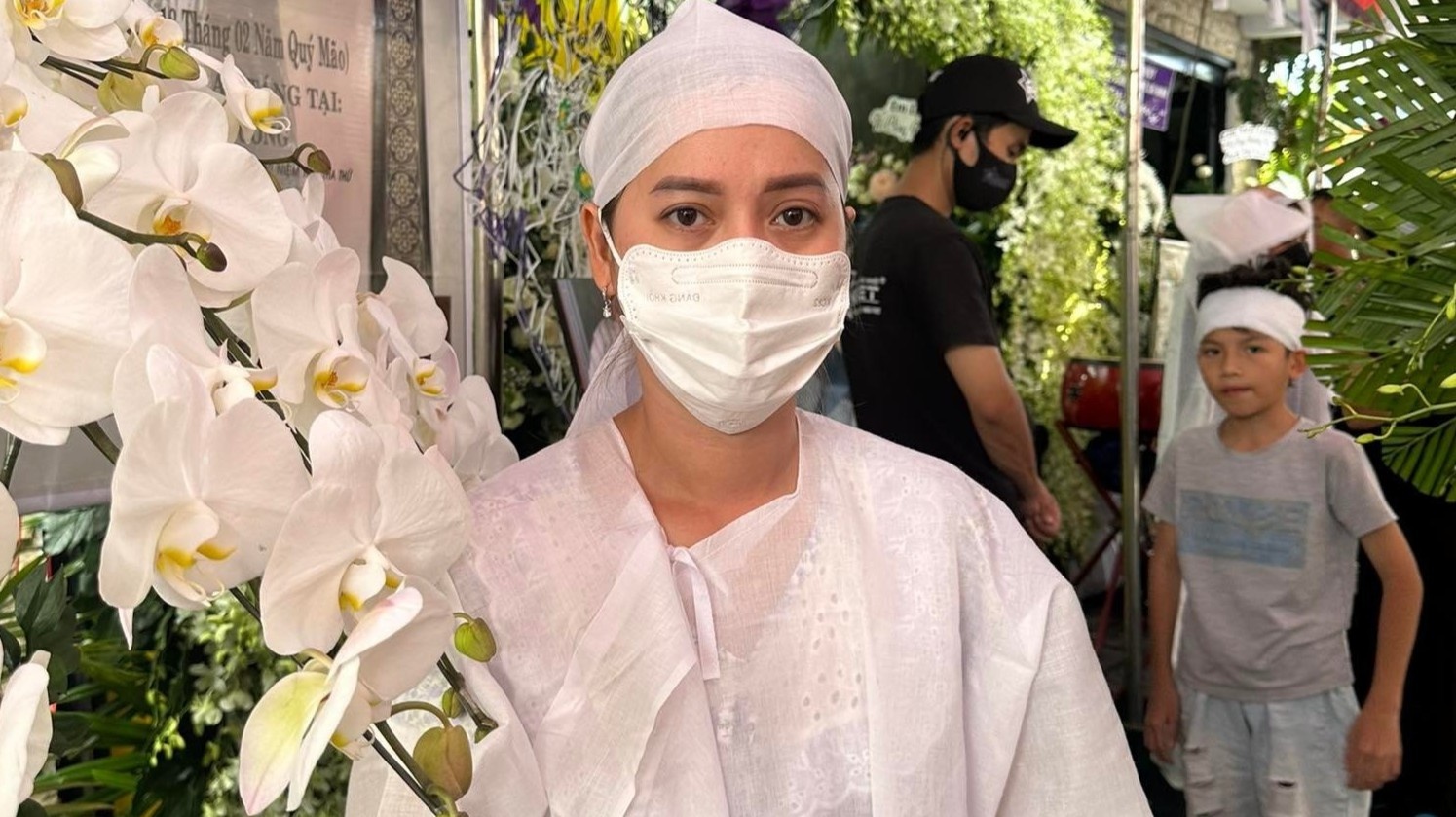 Con gai nghe si Vu Linh: 'Ba giau thong tin vi muon toi yen on' hinh anh