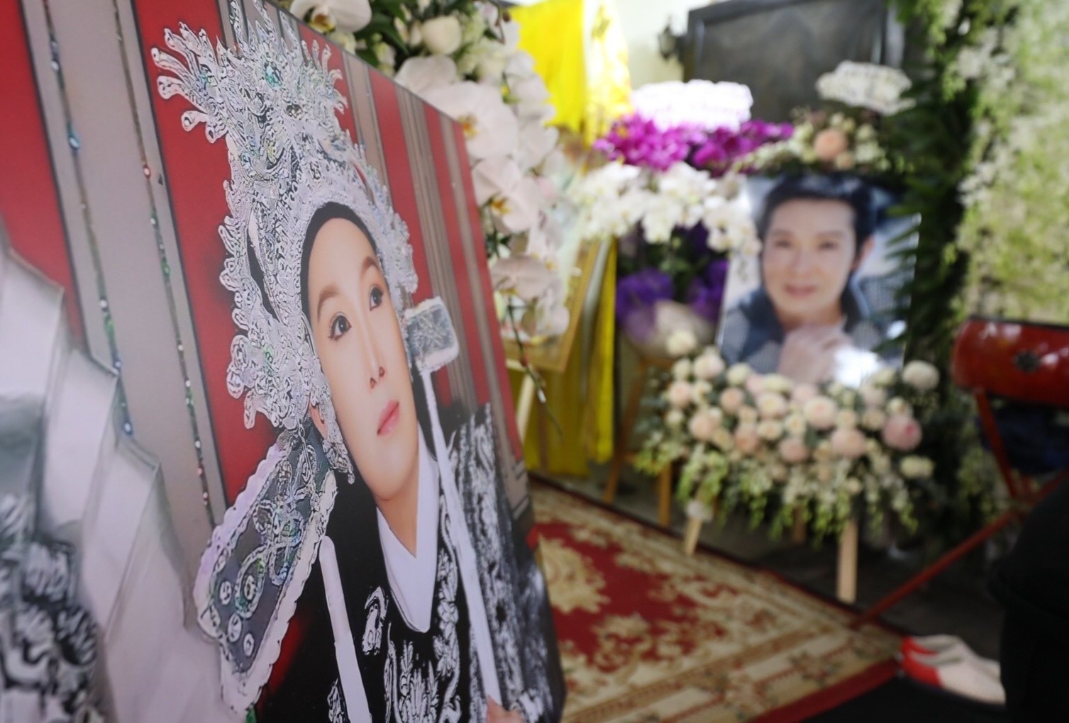 Nghe giong Tai Linh qua dien thoai, Vu Linh chay nuoc mat va ra di hinh anh