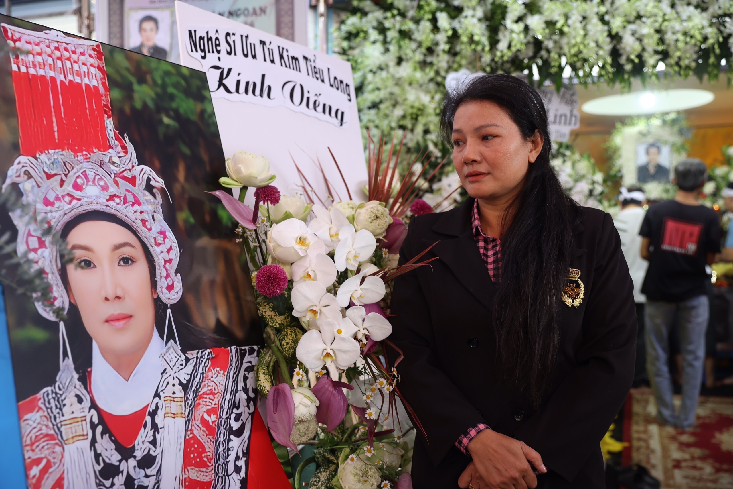 Tang le cua ngoi sao cai luong Vu Linh am tinh nghe si, khan gia hinh anh