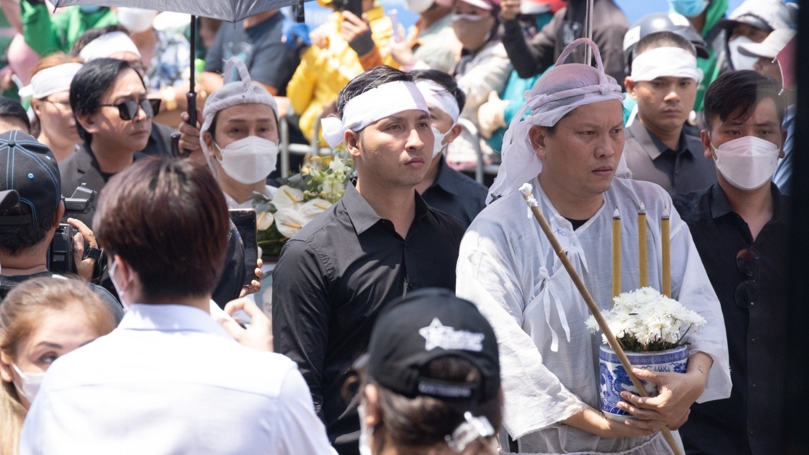 Gia dinh nghe si Vu Linh se tu sua mo phan cua NSND Thanh Kim Hue hinh anh