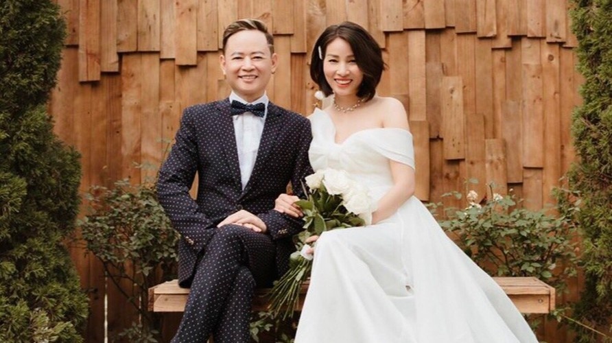 Dien vien Tung Duong hoi hop, lien tuc noi vap trong le cuoi lan bon hinh anh