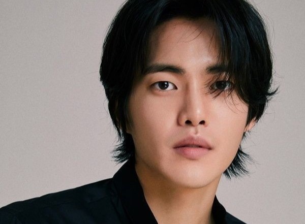 Dien vien 'The Glory' muon tien cong ty de trang trai cuoc song hinh anh