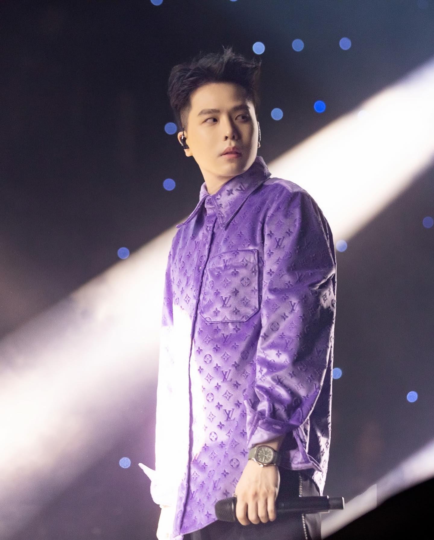 Hien Ho,  Trinh Thang Binh anh 1