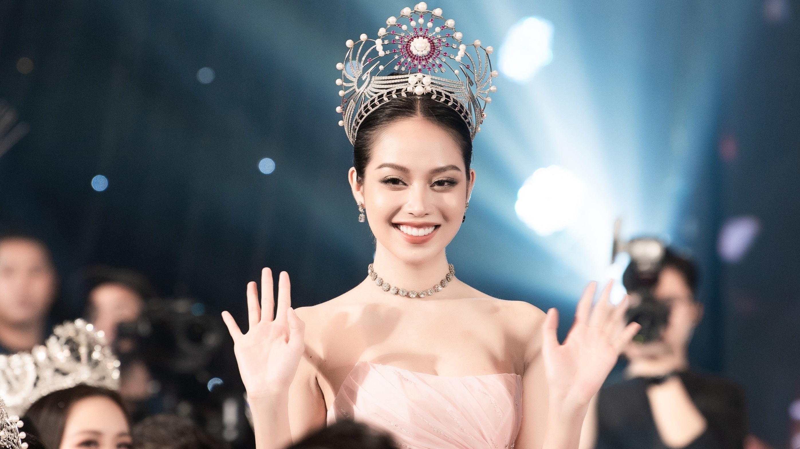 Ngoai hinh Hoa hau Viet Nam 2022 Thanh Thuy sau khi sua mui, nang nguc hinh anh