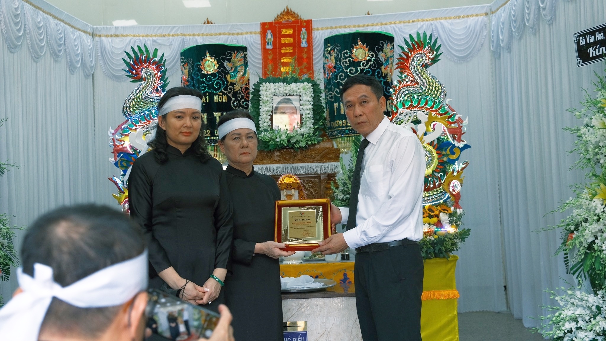 nghe si Hong Duc anh 1