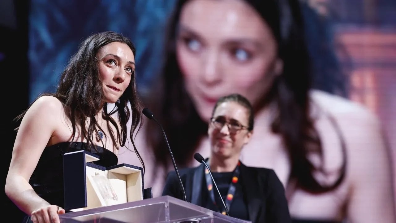 Merve Dizdar,  dien vien Merve Dizdar anh 1