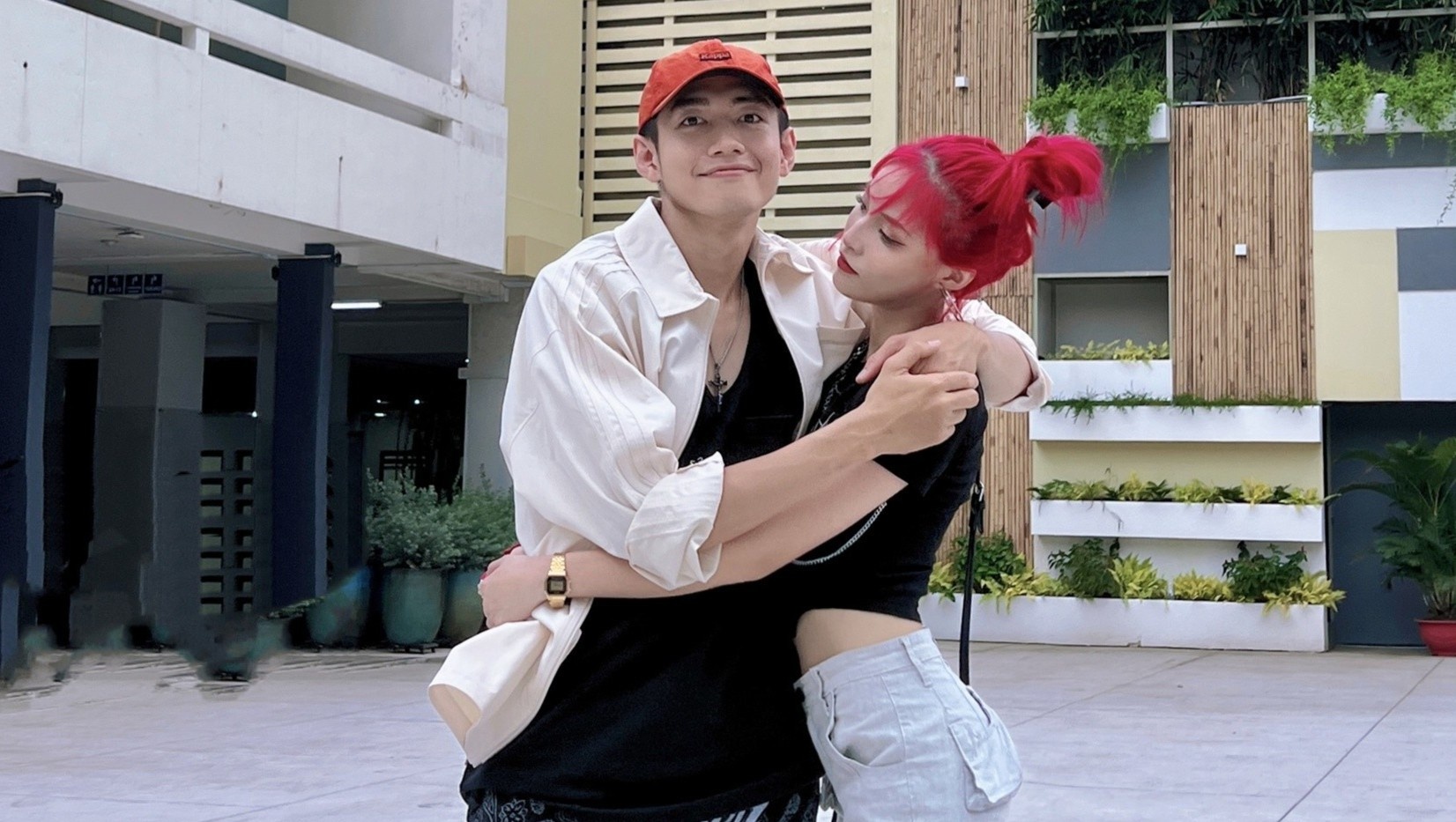 Quang Dang hen ho ban gai nguoi Trung Quoc hinh anh