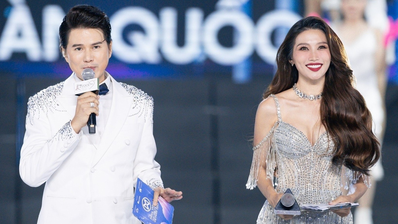 Su co cua MC Chung khao Hoa hau The gioi Viet Nam 2023 hinh anh