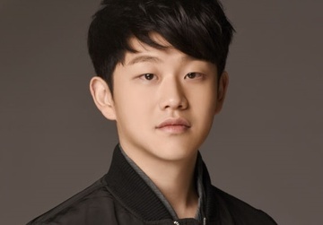 Ca si Han qua doi o tuoi 33, khong co nguoi than toi nhan hinh anh