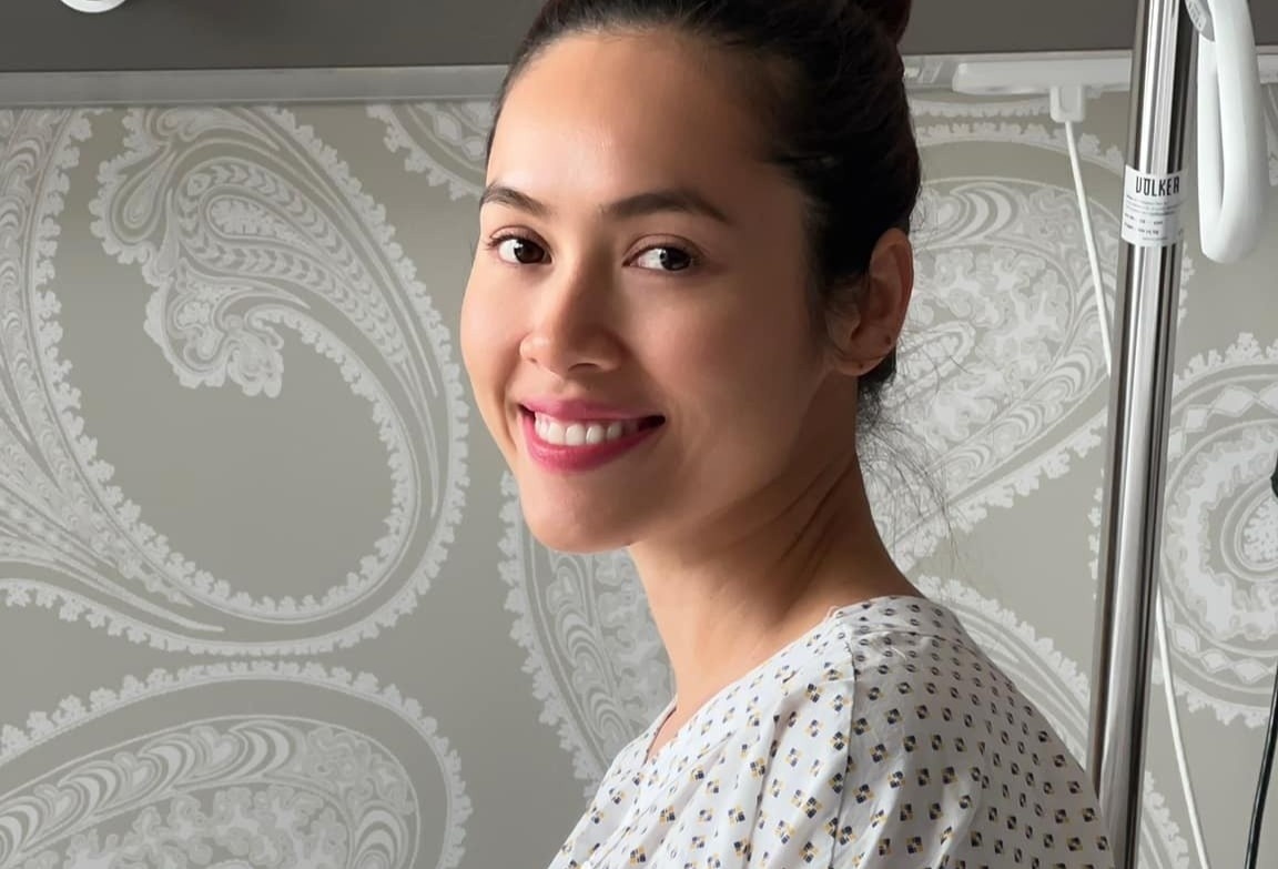 A hau Hoang My nhap vien tai Ao hinh anh