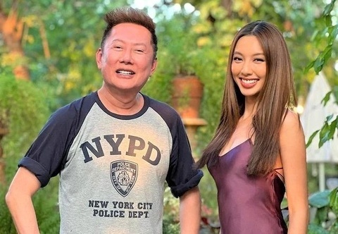 Thuy Tien va Chu tich Hoa hau Hoa binh Nawat vuong tin don bat hoa hinh anh