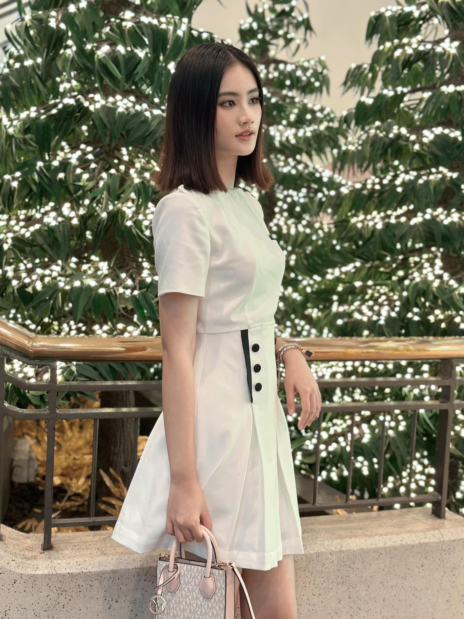 y nhi du hoc,  y nhi roi showbiz anh 5