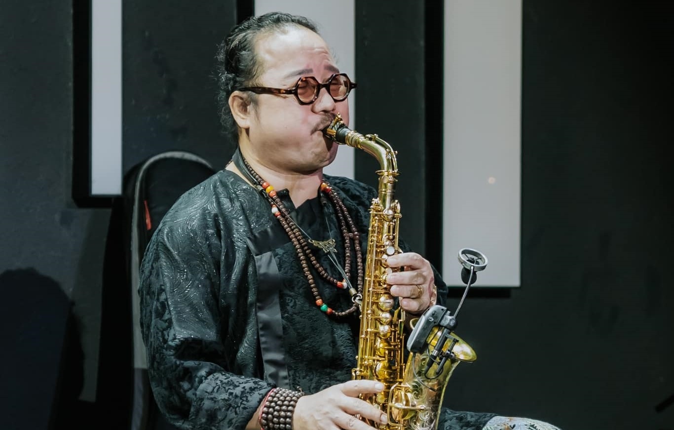 Nghe si Tran Manh Tuan thay doi giong noi sau 3 lan phau thuat hinh anh