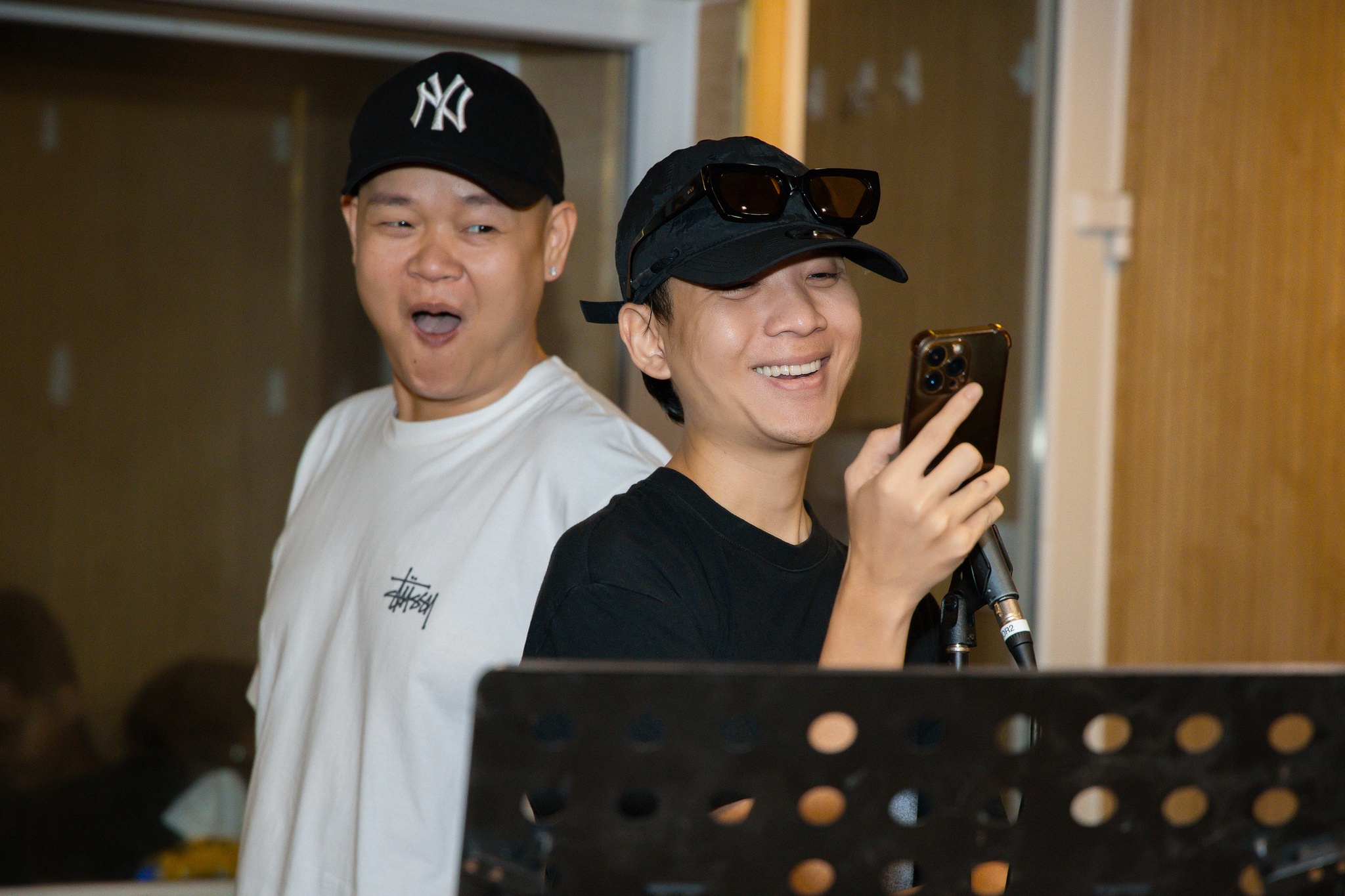 JustaTee,  dai nhac hoi,  Maroon 5 anh 6