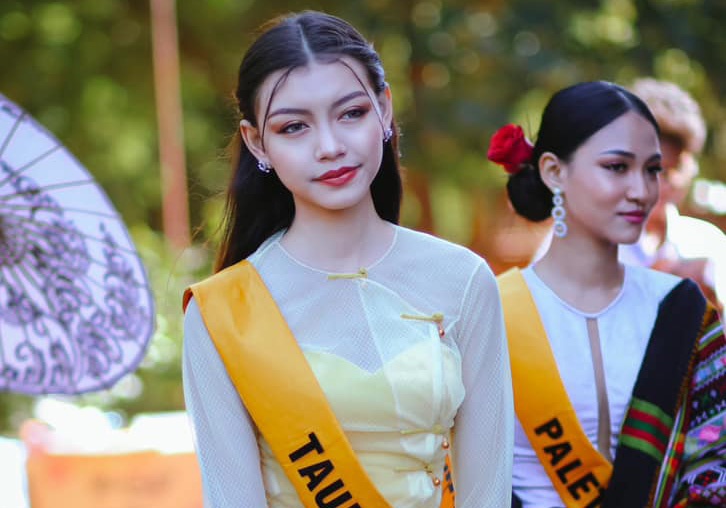 Anh doi thuong cua tan hoa hau 16 tuoi hinh anh