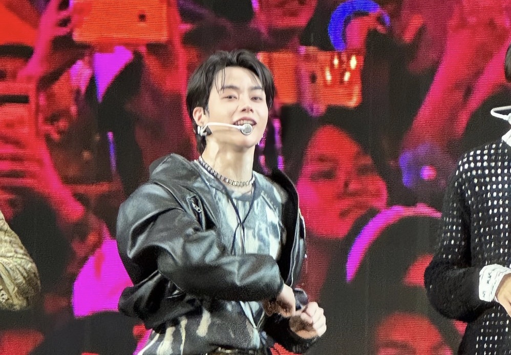 Fan Viet reo ho khi idol Kpop Hanbin Ngo Ngoc Hung xuat hien hinh anh