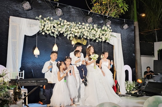 vo quach thanh danh anh 2