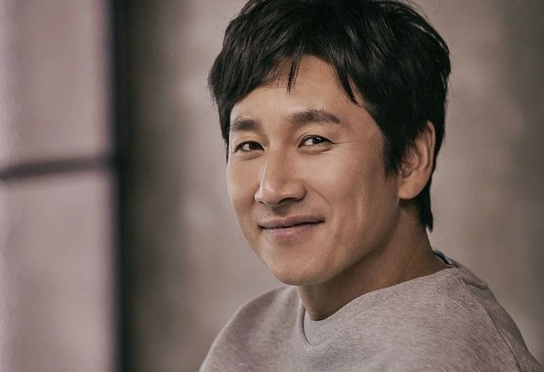 Canh sat Han Quoc phu nhan buc cung Lee Sun Kyun hinh anh