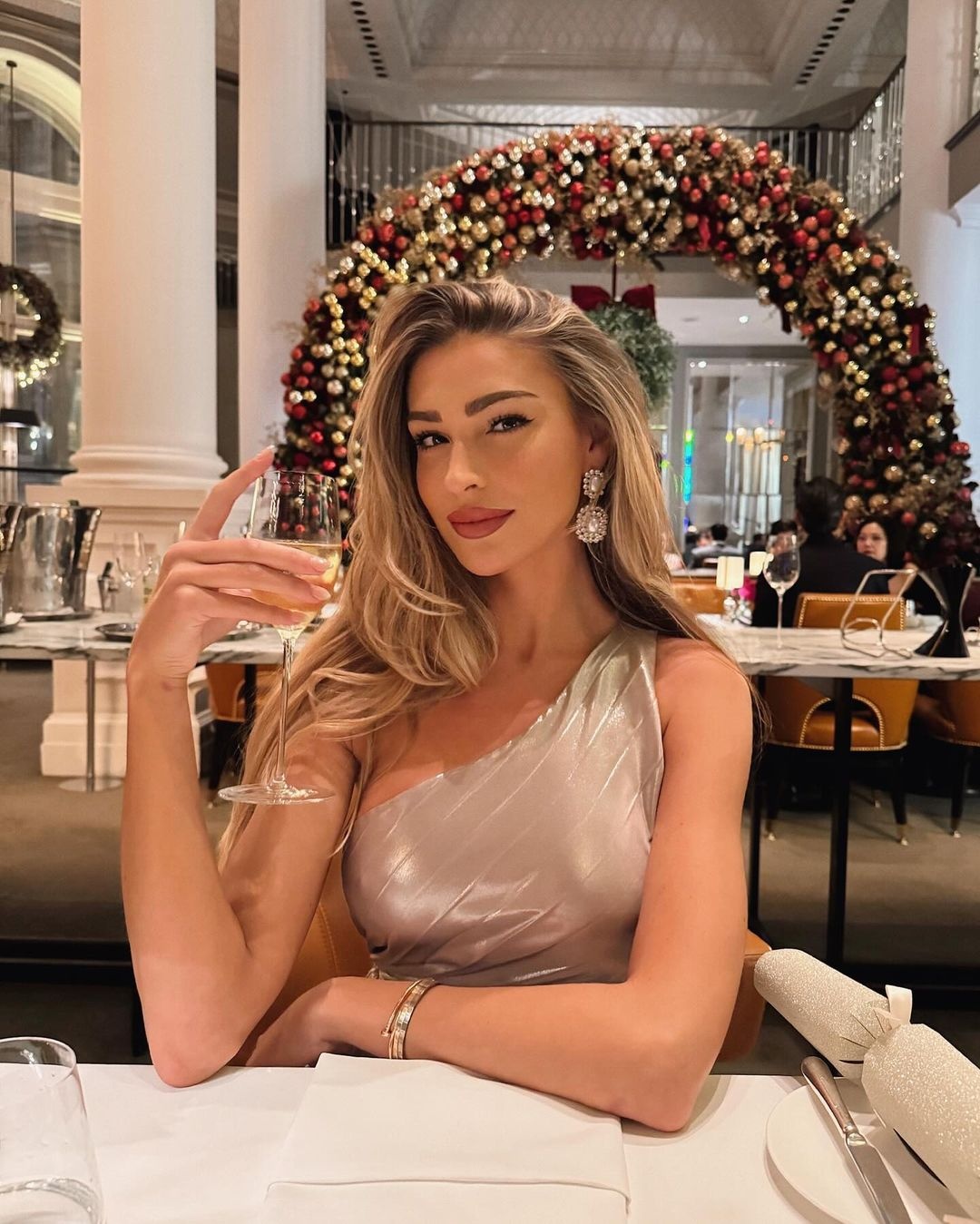 Taylor Swift,  Victoria Beckham anh 11