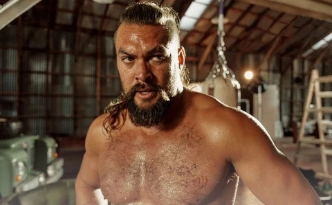 Tai tu 'Aquaman' khong co nha, song lang bat sau ly hon hinh anh