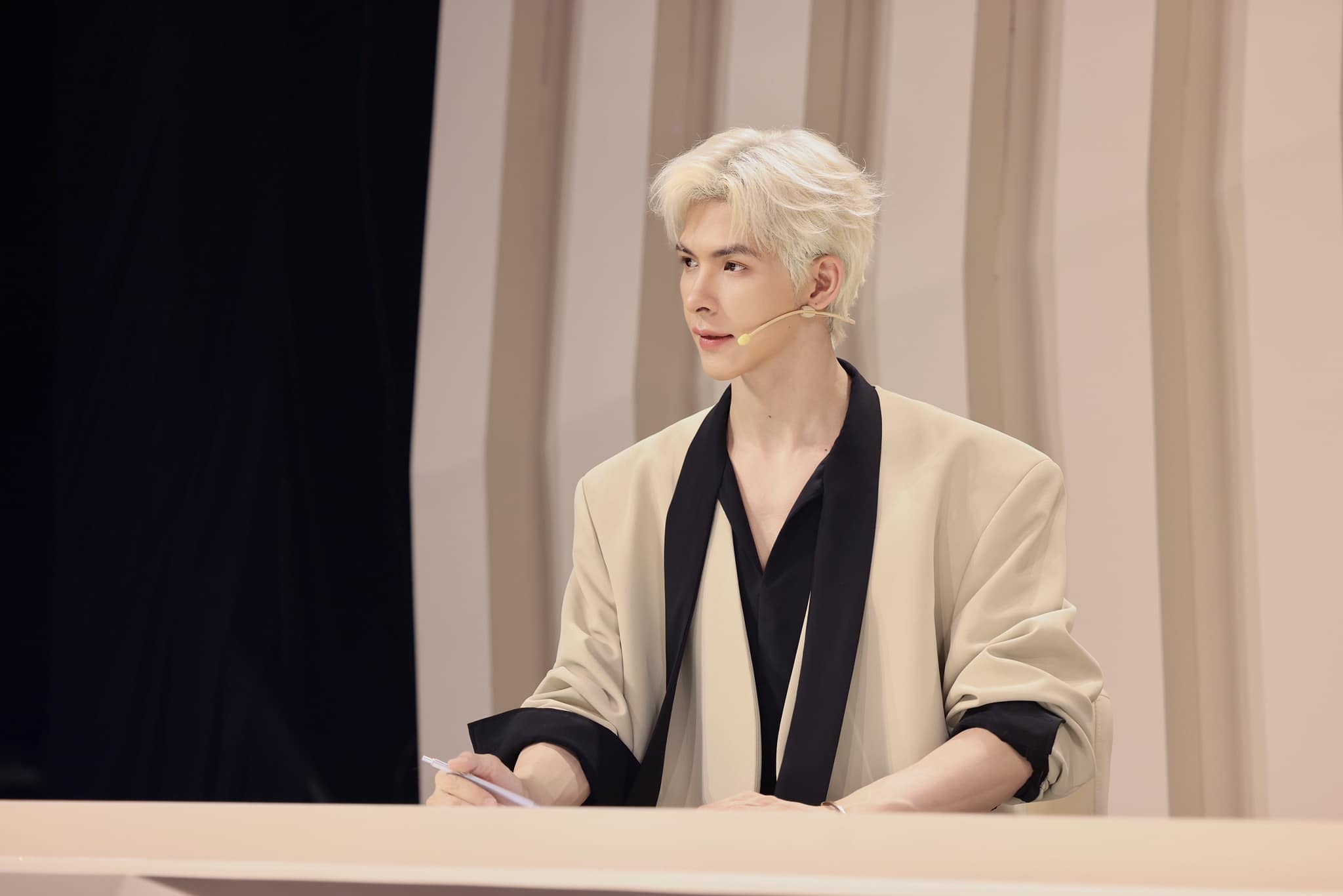 chi dep,  denis dang,  chi dep dap gio anh 1