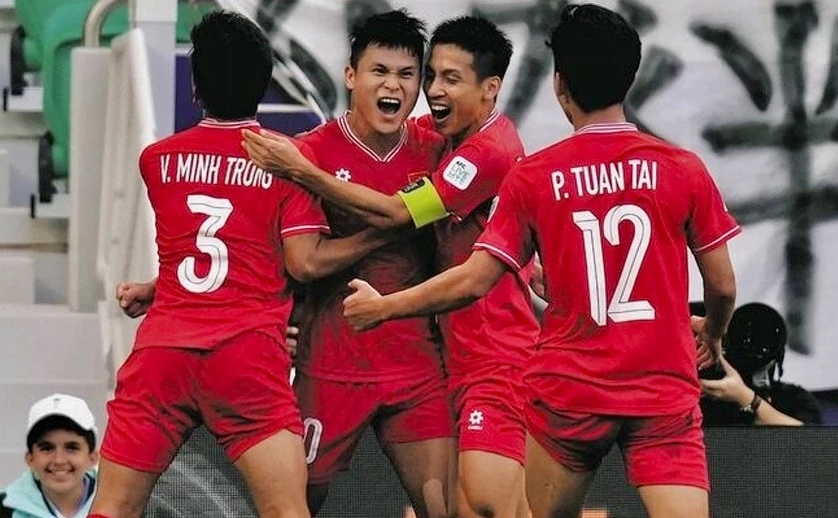 Sao Viet phan khich vi no luc ngoan muc cua doi tuyen Viet Nam hinh anh