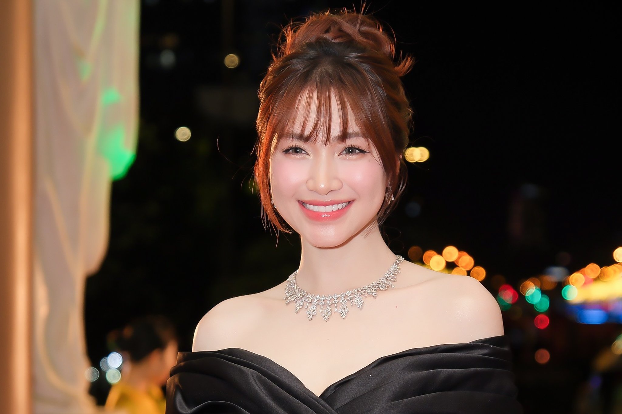 Hoa Minzy, Diep Bao Ngoc goi cam tren tham do giai Mai Vang hinh anh