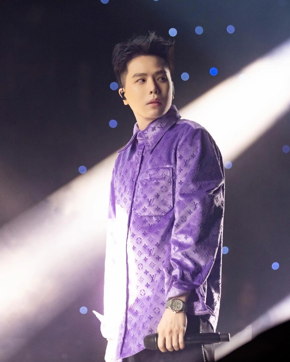 Binz,  Seungri,  binz bat tay Seungri anh 2