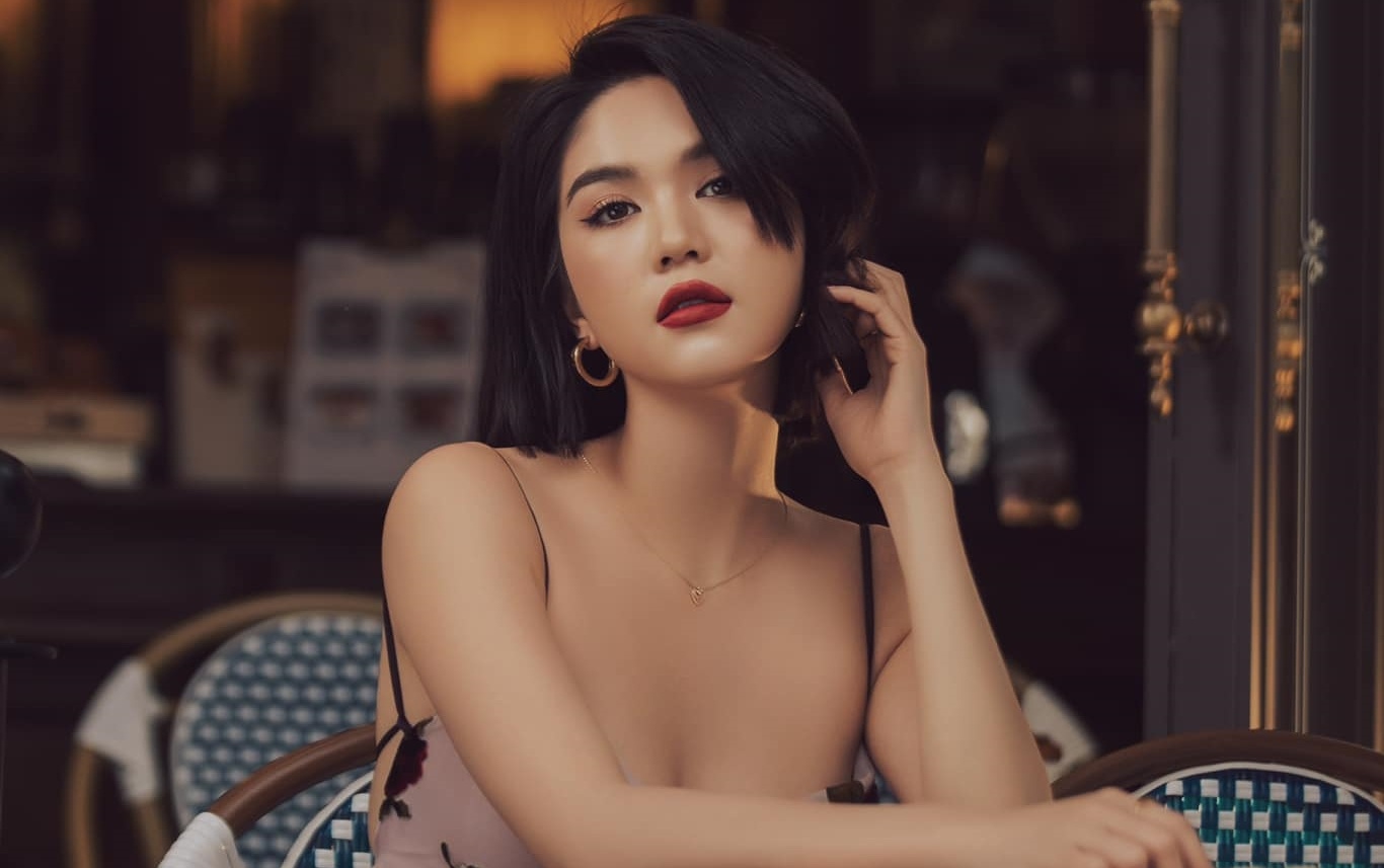 Ngoc Trinh xin loi hinh anh