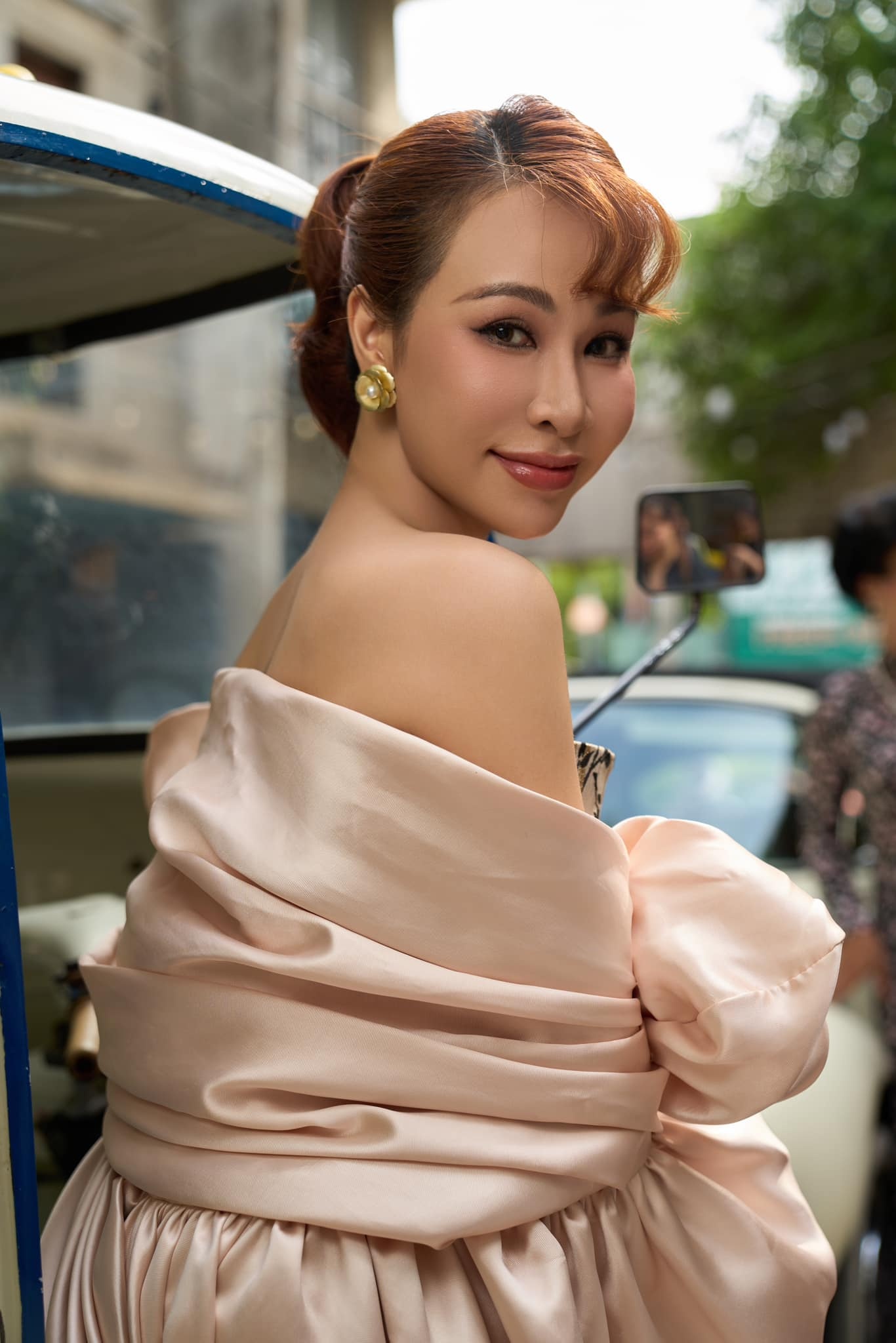 Linh Rin,  kha ngan,  trinh kim chi,  uyen linh,  sao Viet ngay tet anh 3