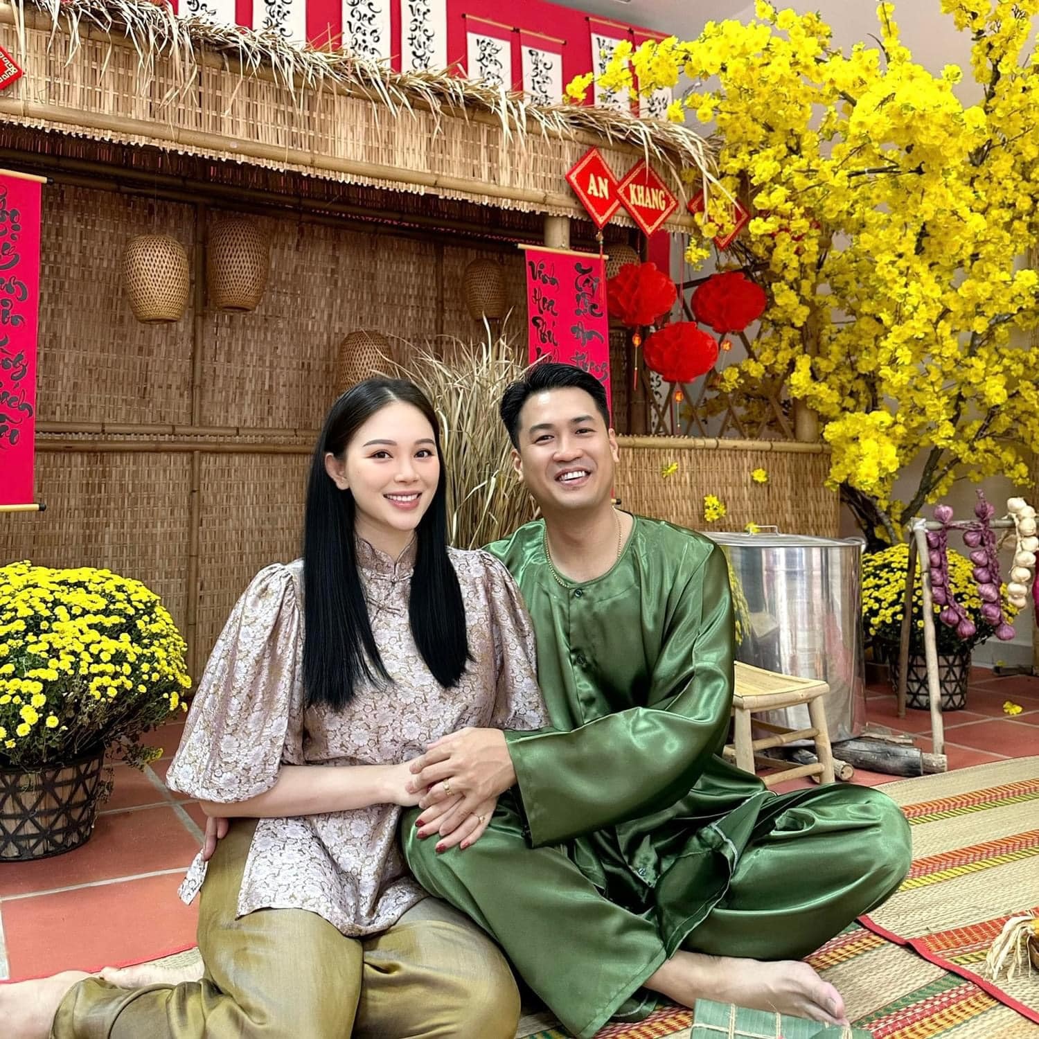 Linh Rin,  kha ngan,  trinh kim chi,  uyen linh,  sao Viet ngay tet anh 1