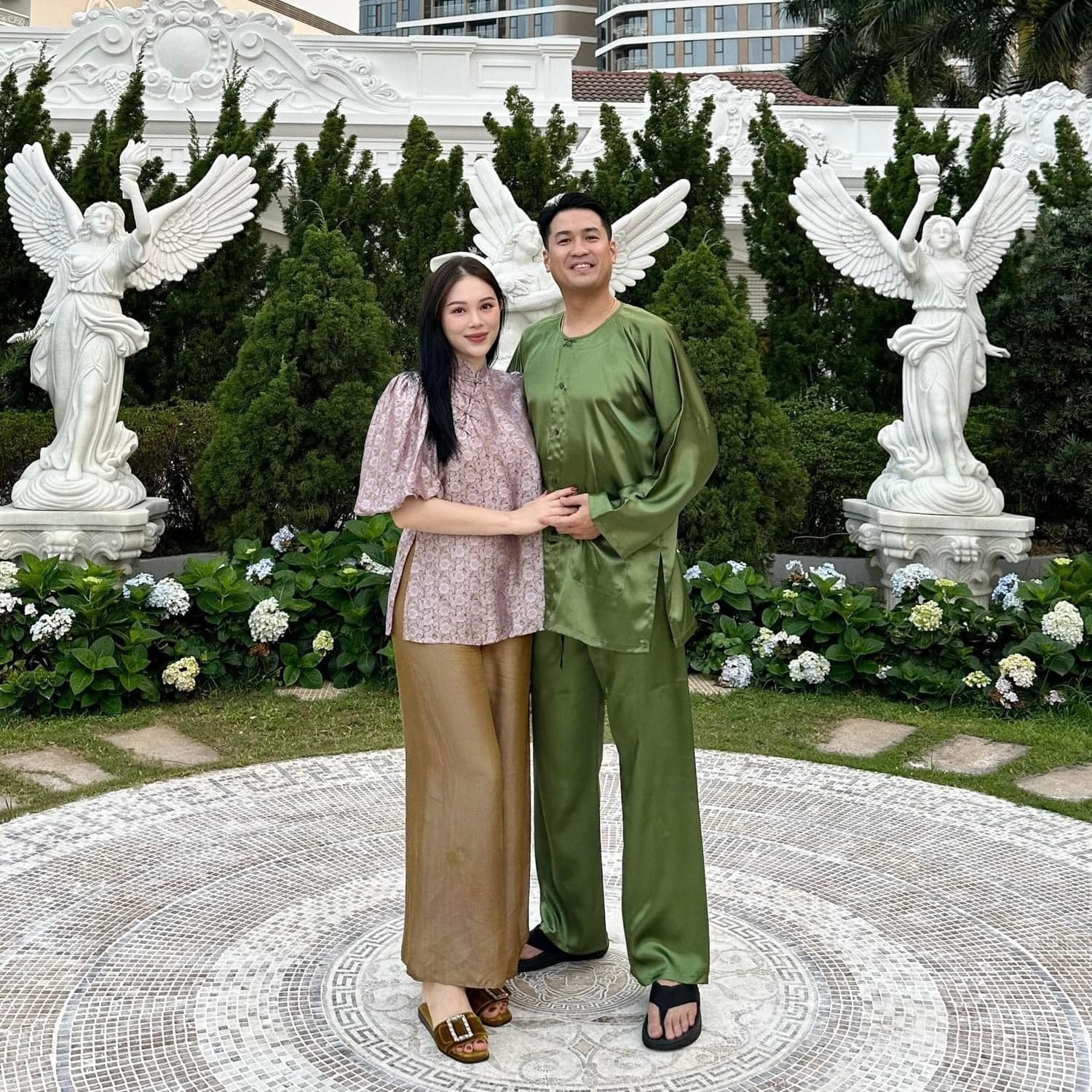 Linh Rin,  kha ngan,  trinh kim chi,  uyen linh,  sao Viet ngay tet anh 2