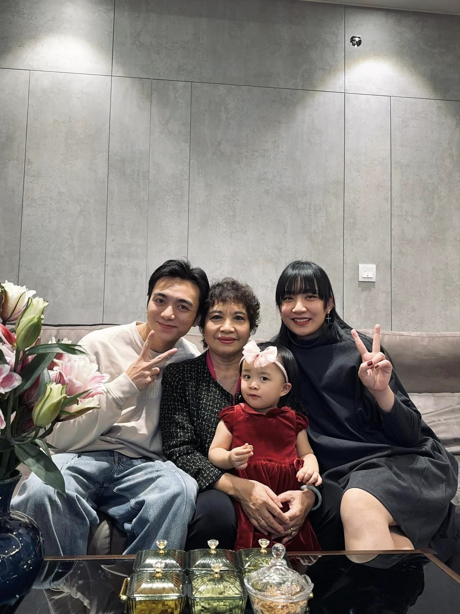 sao viet,  don giao thua,  yanbi,  thu trang,  doan van hau anh 9