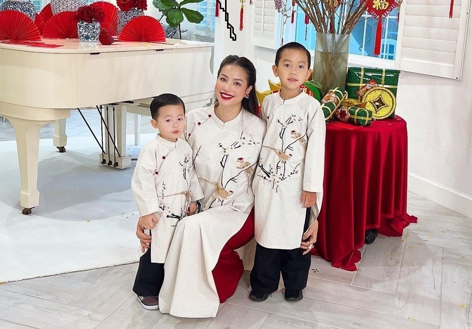 Hoa hau Y Nhi, Pham Huong don Tet xa que hinh anh