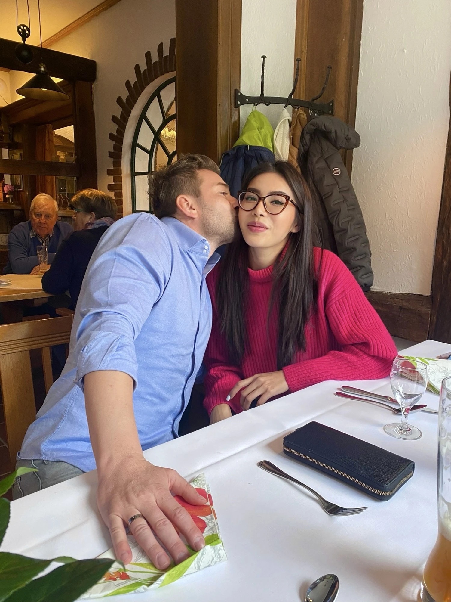 minh tu,  nguoi mau minh tu,  chong minh tu,  chong tay minh tu anh 5