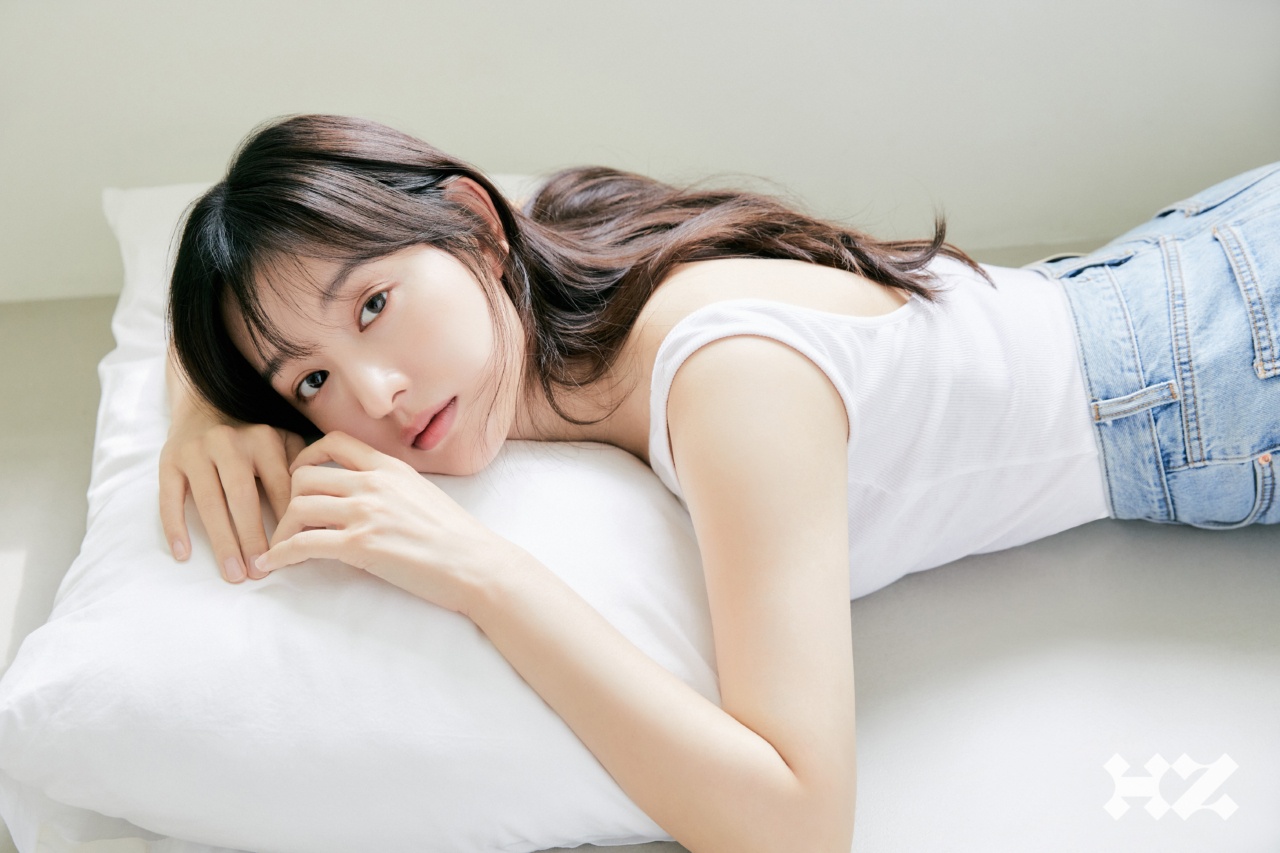 Kim Ji Won,  nu hoang nuoc mat,  queen of tears anh 8