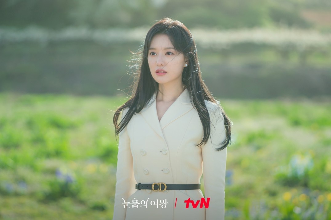 Kim Ji Won,  nu hoang nuoc mat,  queen of tears anh 4