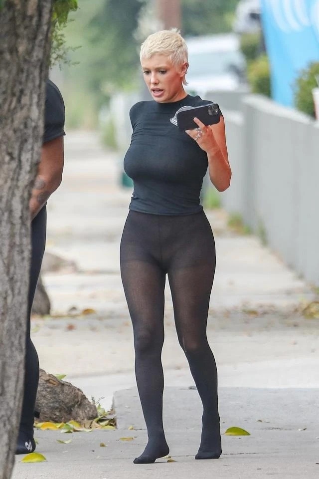 Kanye West,  Bianca Censori,  vo Kanye West anh 2