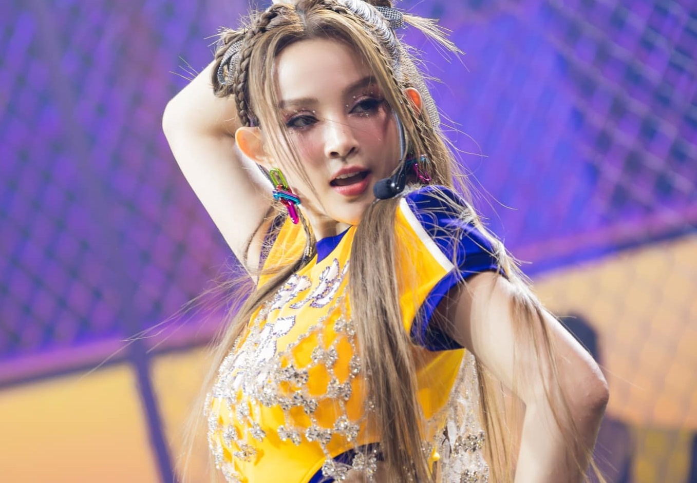 Ninh Duong Lan Ngoc, Huyen Baby lam duoc gi o nhom nhac Chi dep? hinh anh