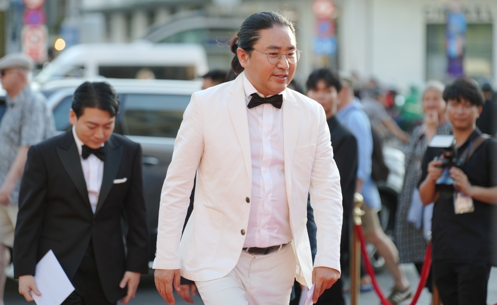 Dao dien cua phim an khach nhat Han Quoc noi gi ve dien anh Viet? hinh anh