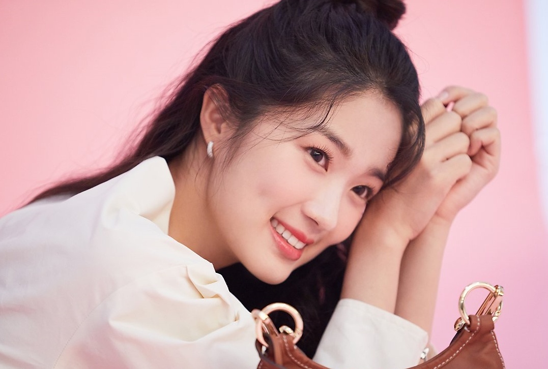 Nhan sac nu chinh phim ngon tinh dang gay sot hinh anh