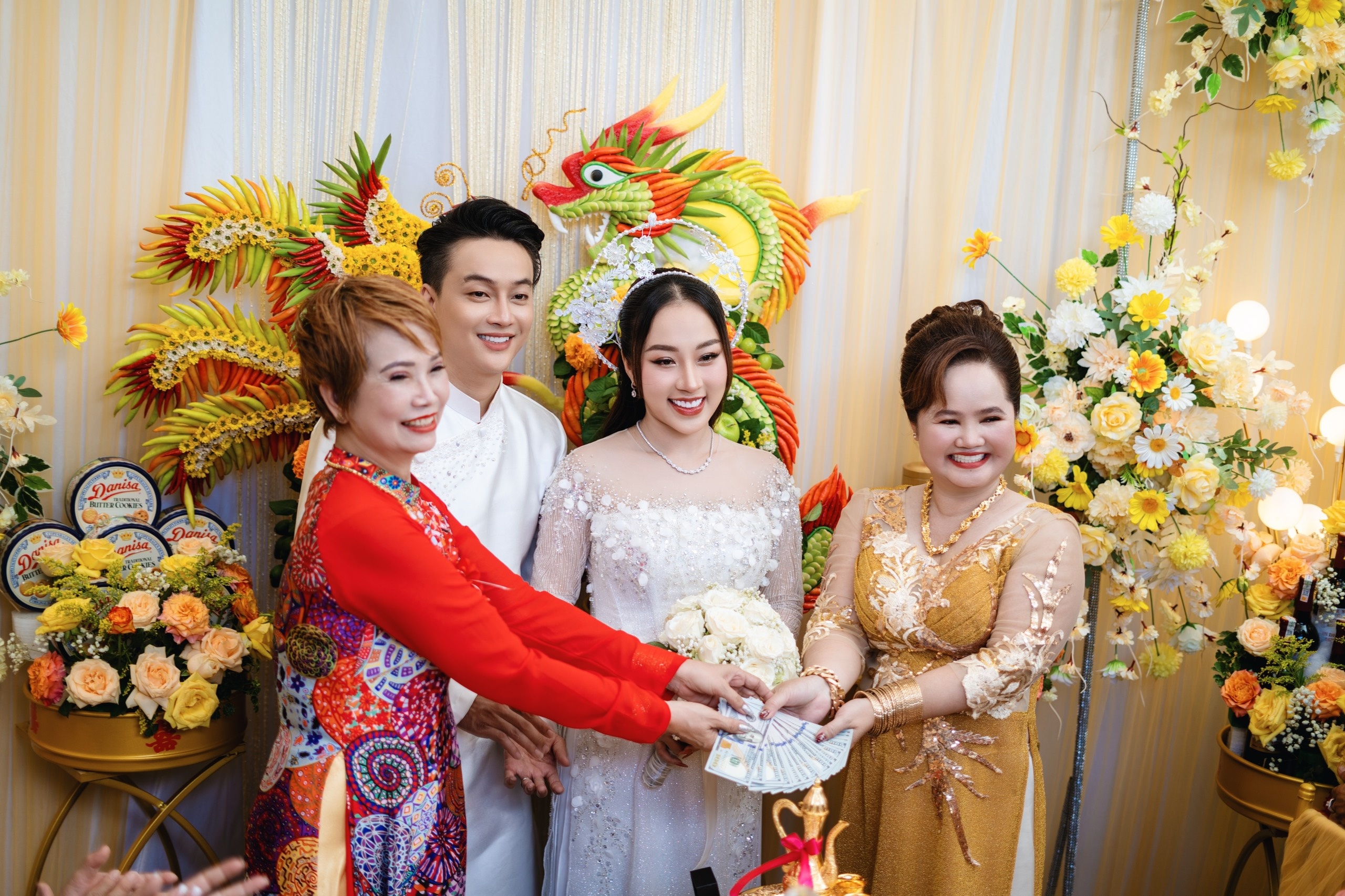 Titi (HKT),  pham linh phuong,  vo Titi,  le vu quy anh 6