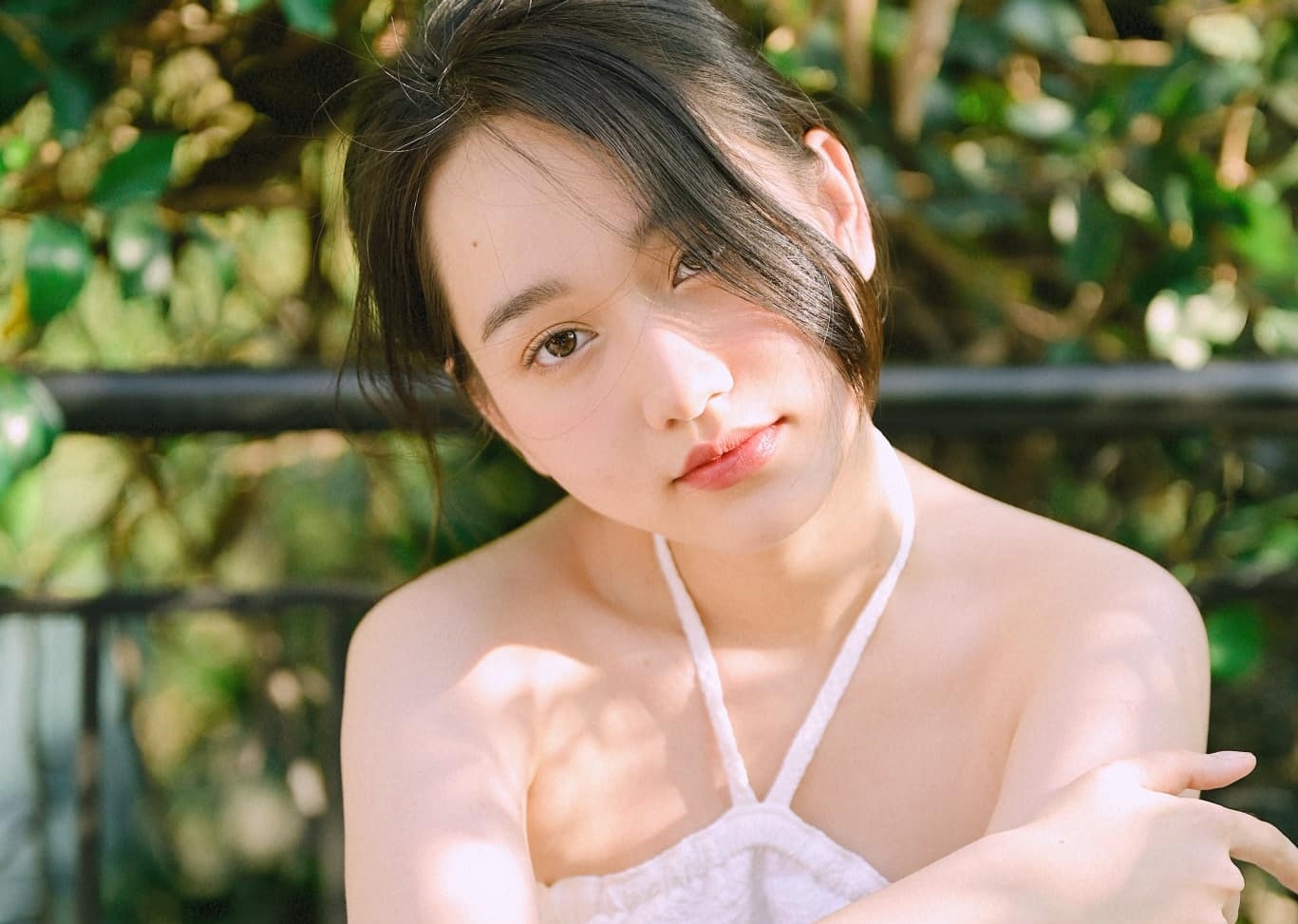 Truc Anh hien tai hinh anh