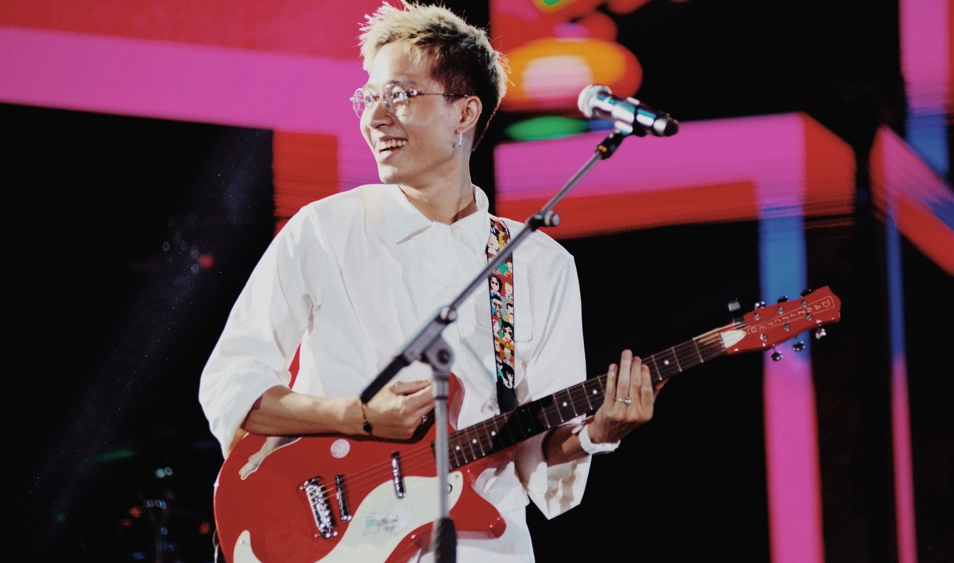 Chuyen gi dang xay ra voi Thang hinh anh