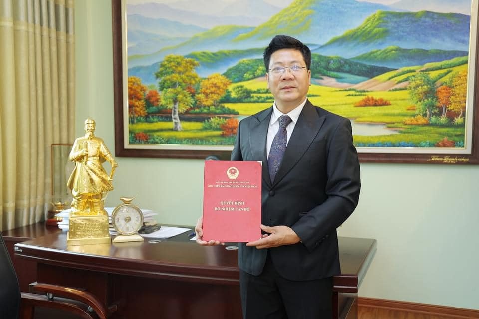 NSND Quoc Hung,  Quoc Hung,  Hoc vien Am nhac anh 1